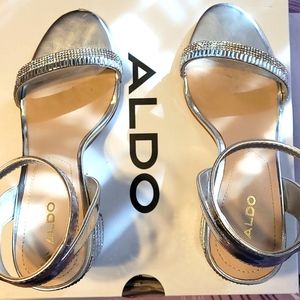 Aldo Rhinestone covered heels sz 6.5